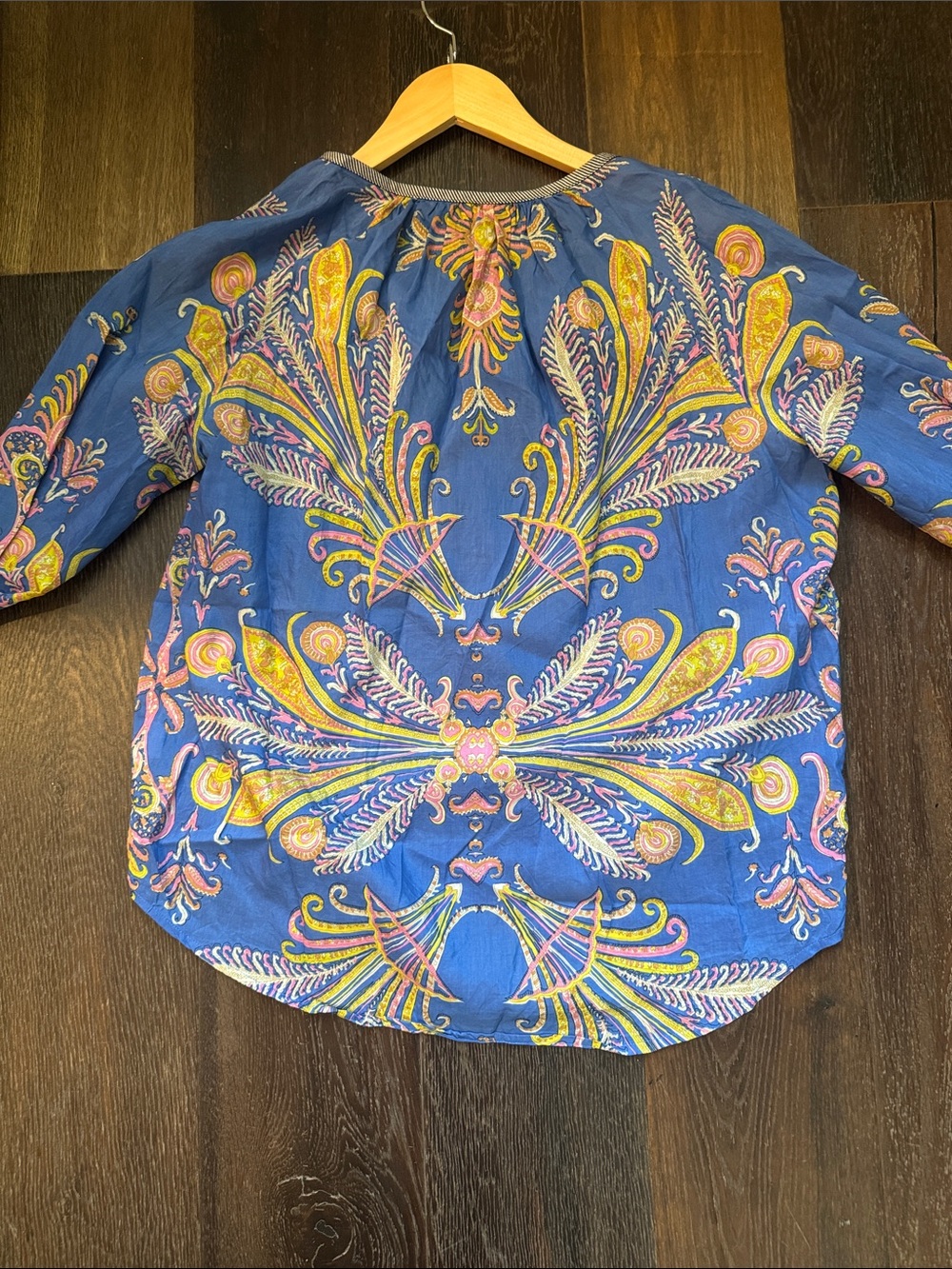 Beautiful blouse - Picture 6 of 6